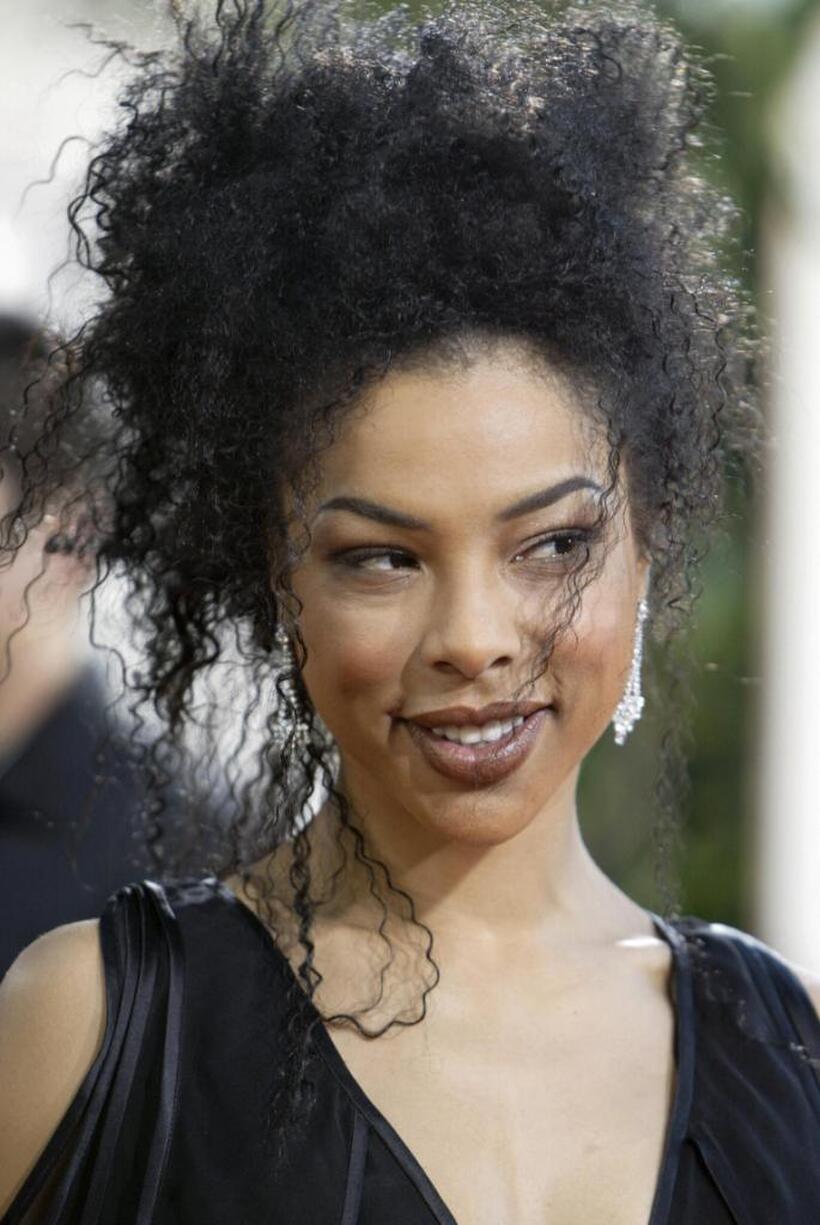 Sophie Okonedo at the 62nd annual Golden Globe Awards show.
