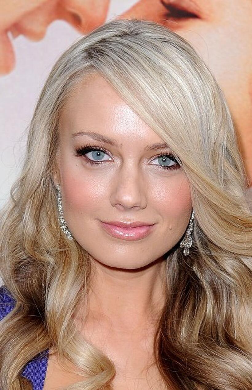 Melissa Ordway at the premiere of "The last song."