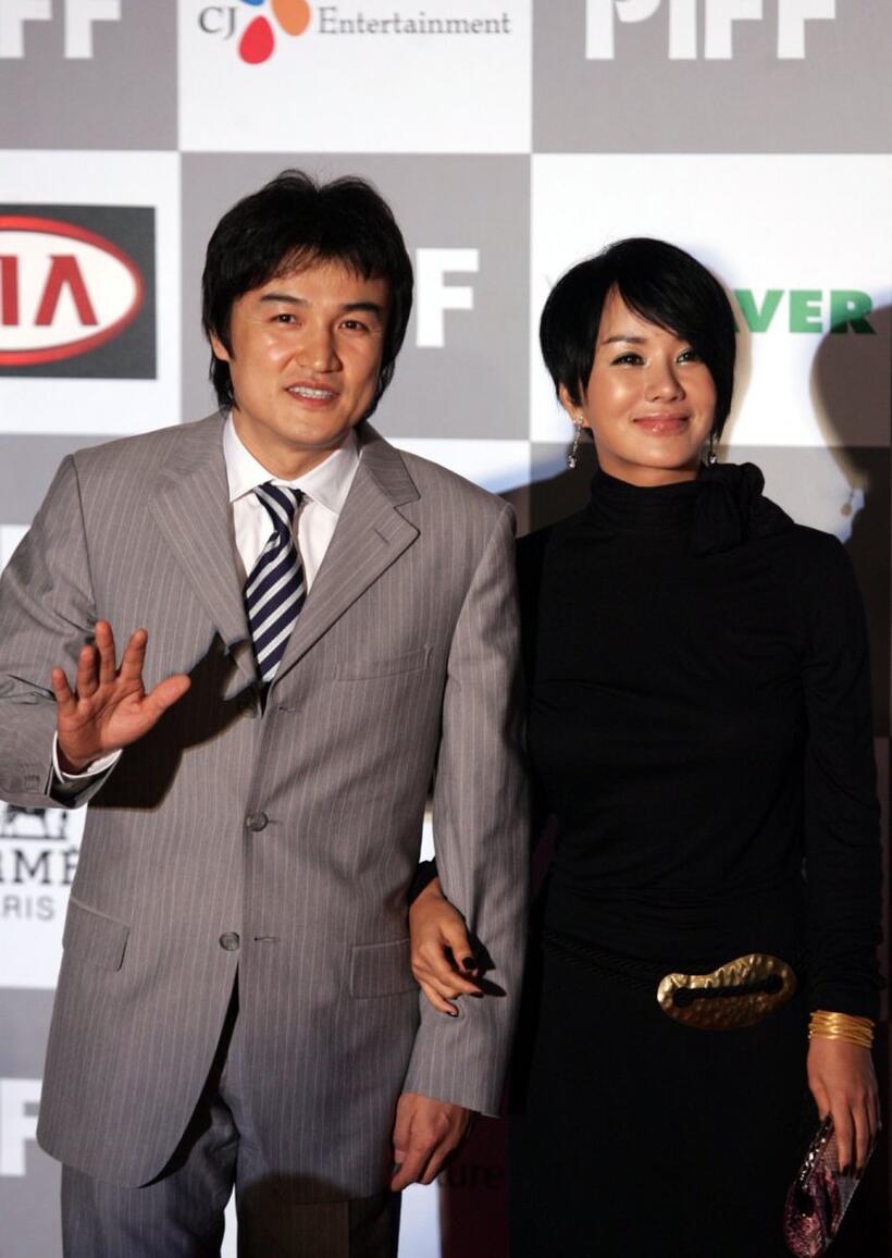 Park Joong-Hoon and Um Jung-Hwa at the opening ceremony of the Pusan International Film Festival.