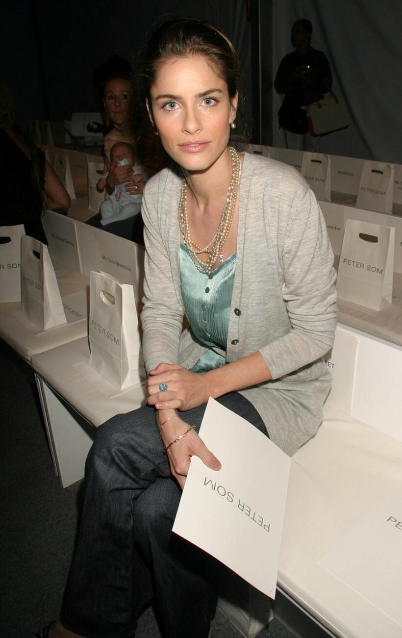 Amanda Peet at the Peter Som show during the Olympus Fashion Week Spring 2005.