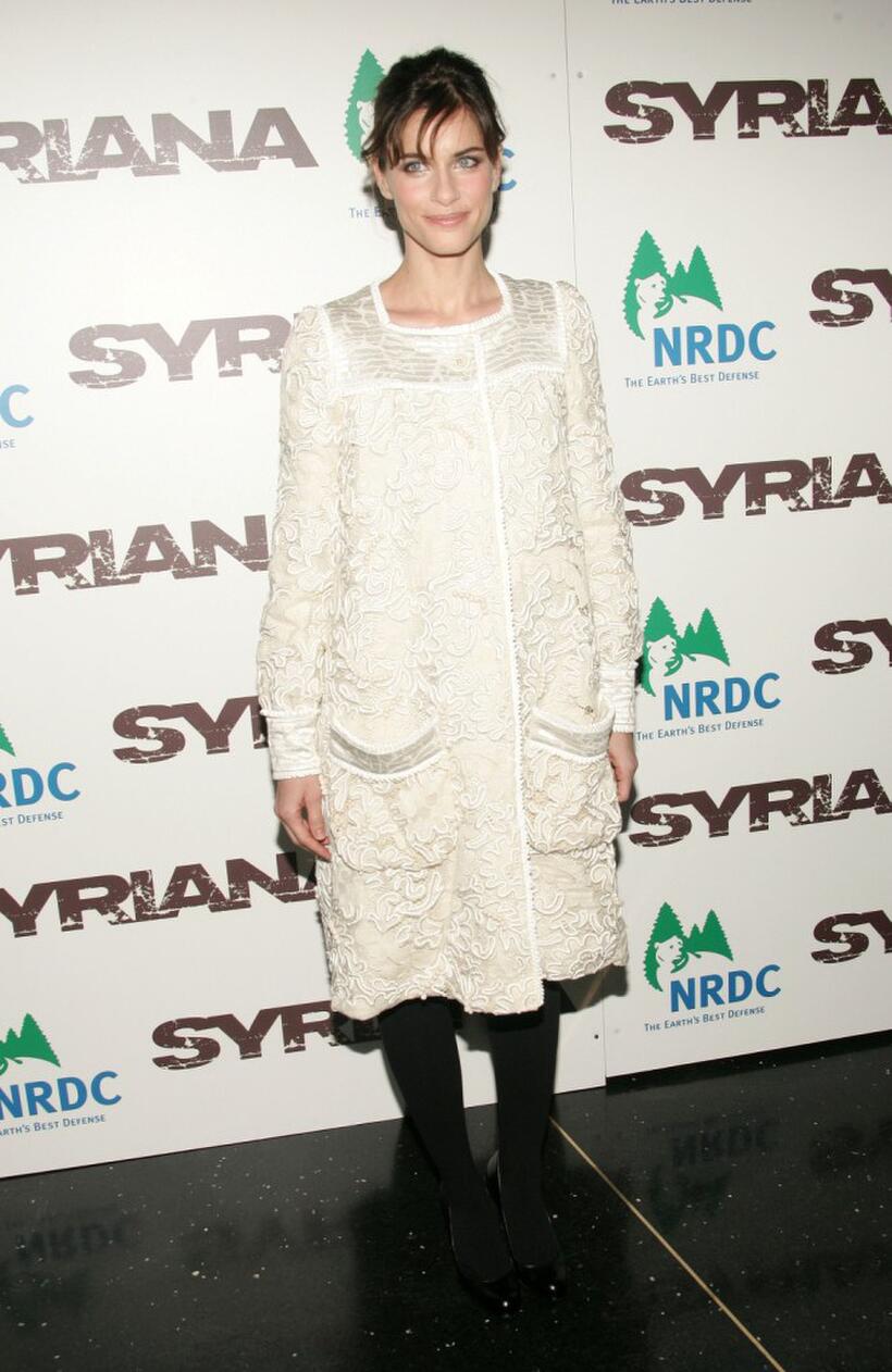 Amanda Peet at the premiere of "Syriana."