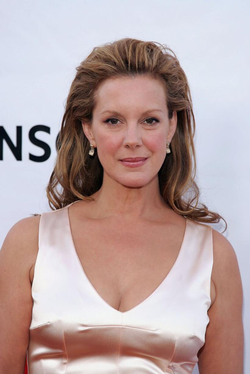 Elizabeth Perkins at the premiere of "Weeds".