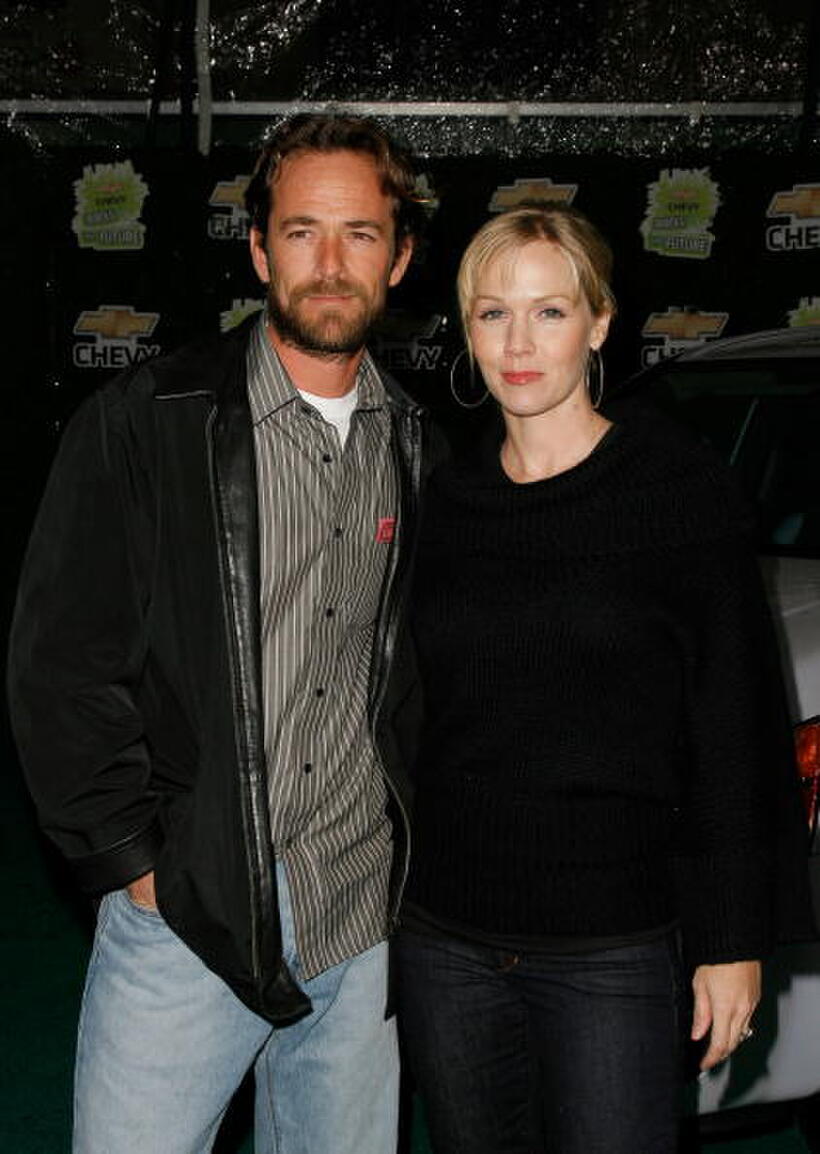 Luke Perry and actress Jennie Garth at the Chevy Rocks The Future at the Buena Vista Lot.