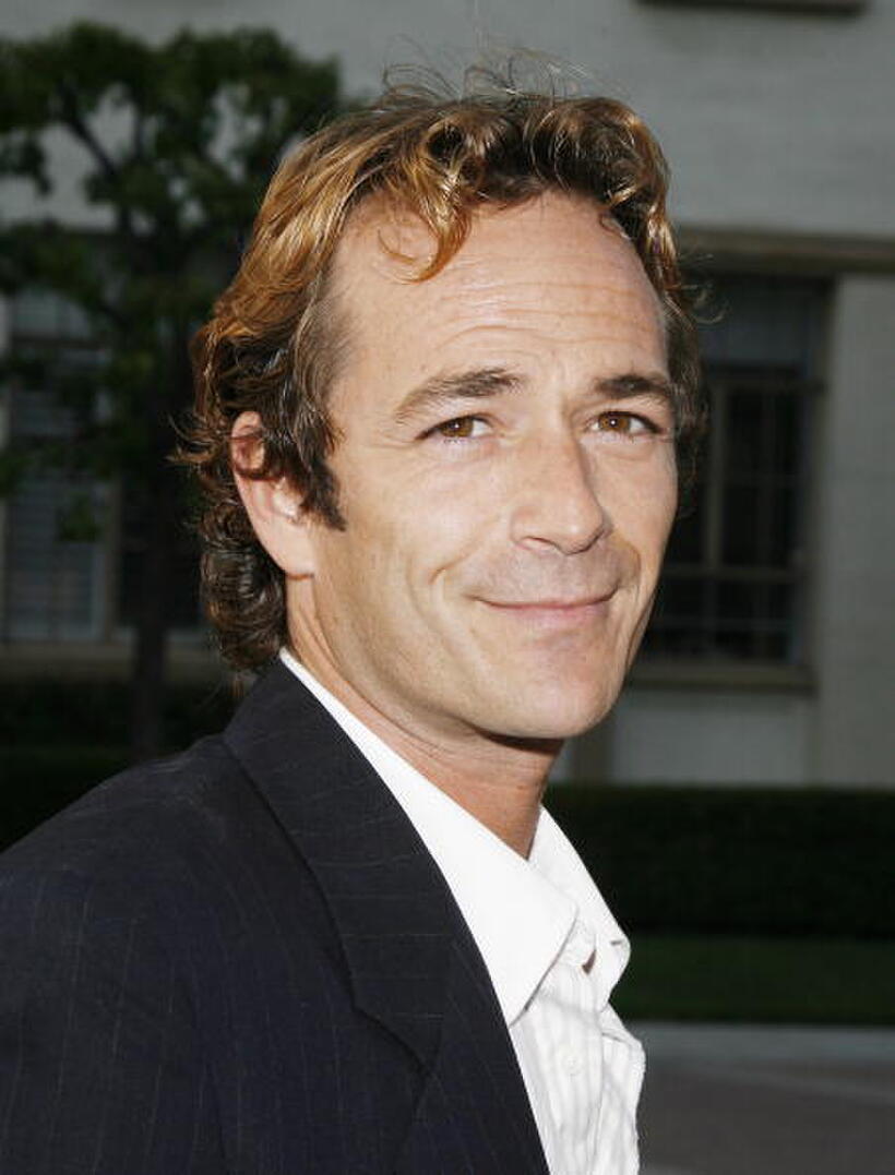 Luke Perry at the premiere of "John from Cincinnati."