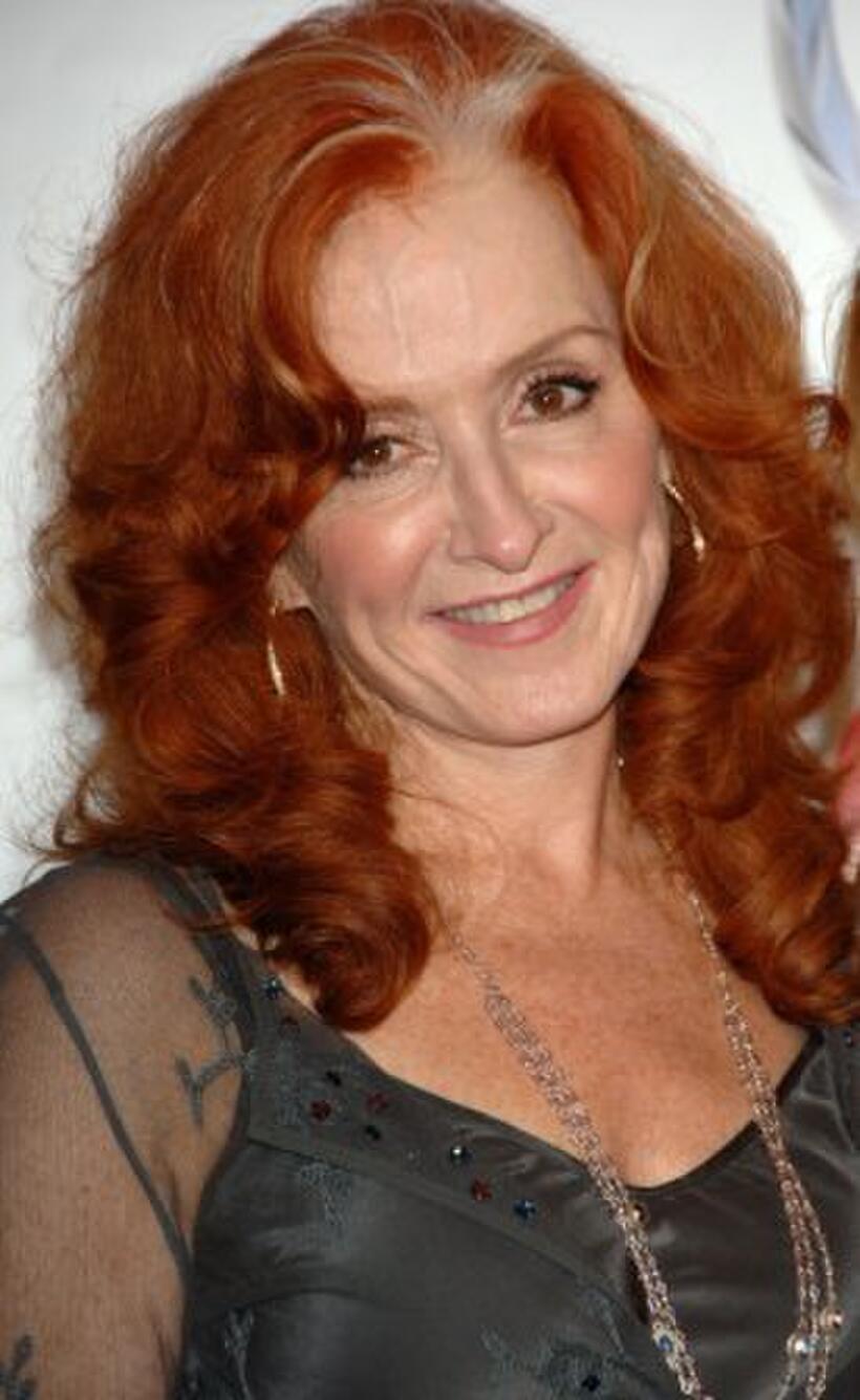Bonnie Raitt at the 2006 MusiCares Person of the Year honoring James Taylor.