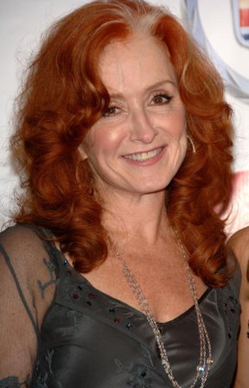 Bonnie Raitt at the 2006 MusiCares Person of the Year honoring James Taylor.