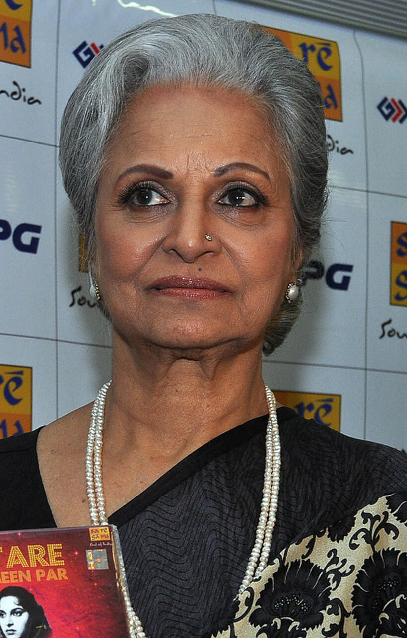 Waheeda Rehman at the launch of Sitaare Zameen Par album "Aaj Phir Jeene Ki Tamnna Hai."