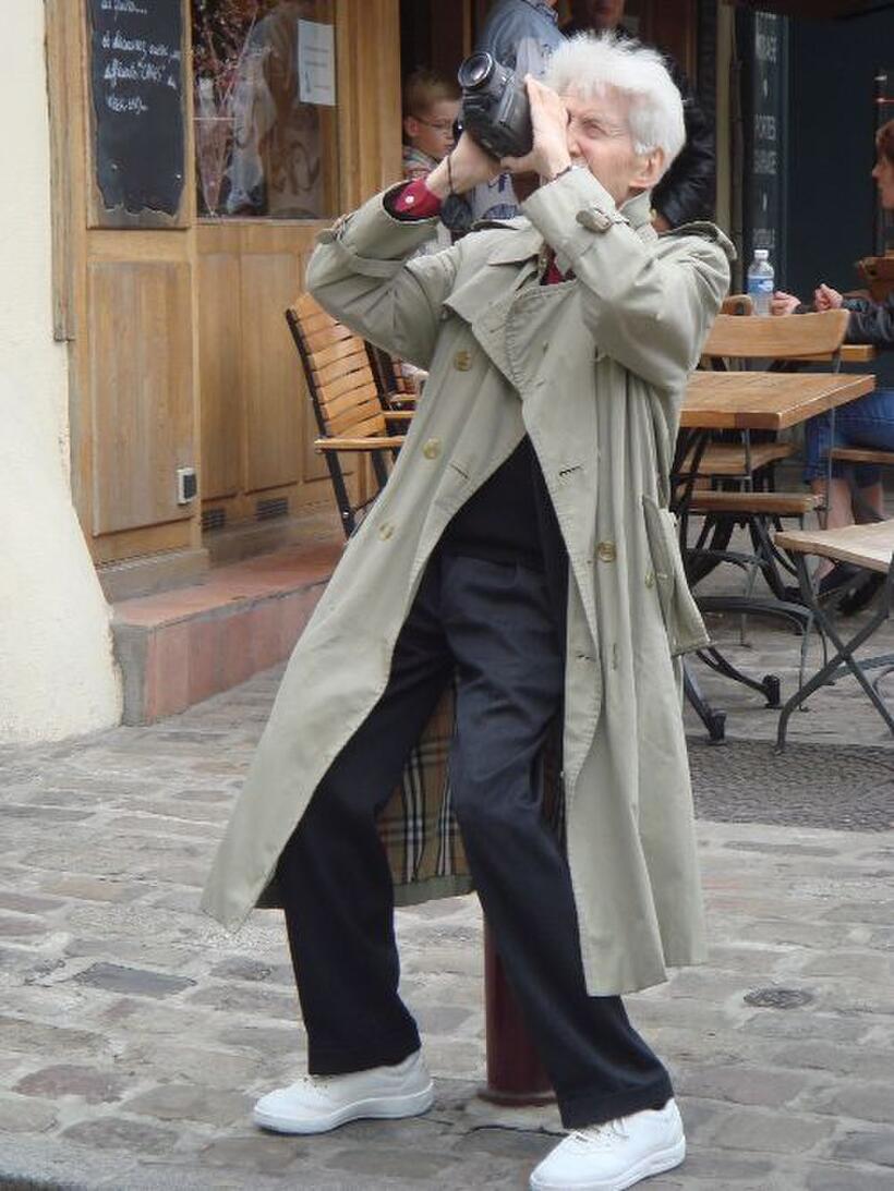 Alain Resnais on the set of "Wild Grass."