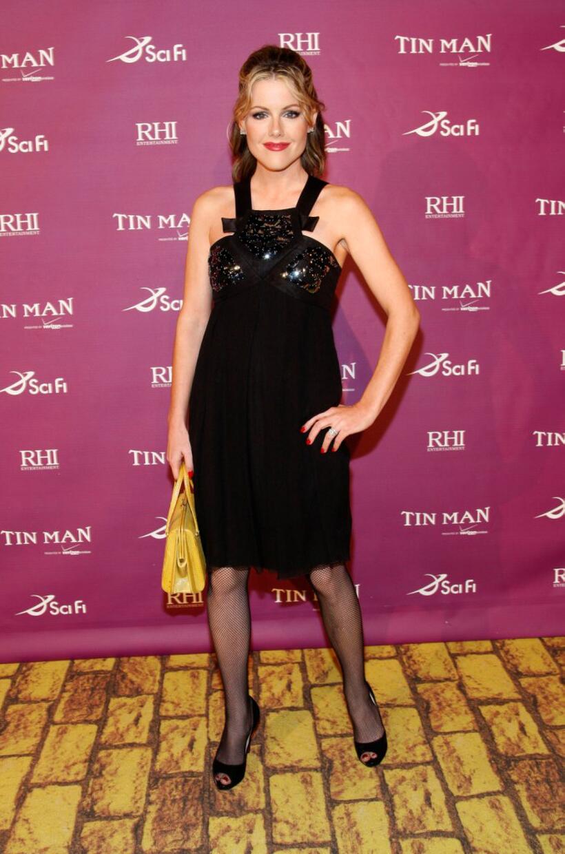 Kathleen Robertson at the Los Angeles premiere of "Tin Man."