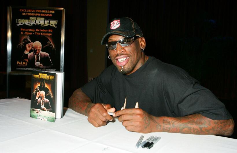 Dennis Rodman at the signing of "I Should Be Dead By Now."