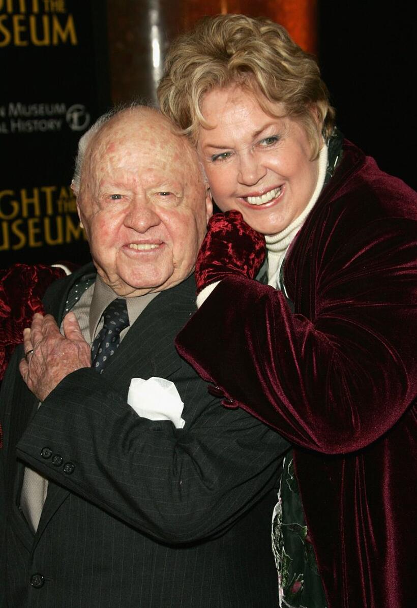 Mickey Rooney and Jan Rooney at the premiere of "Night At The Museum".