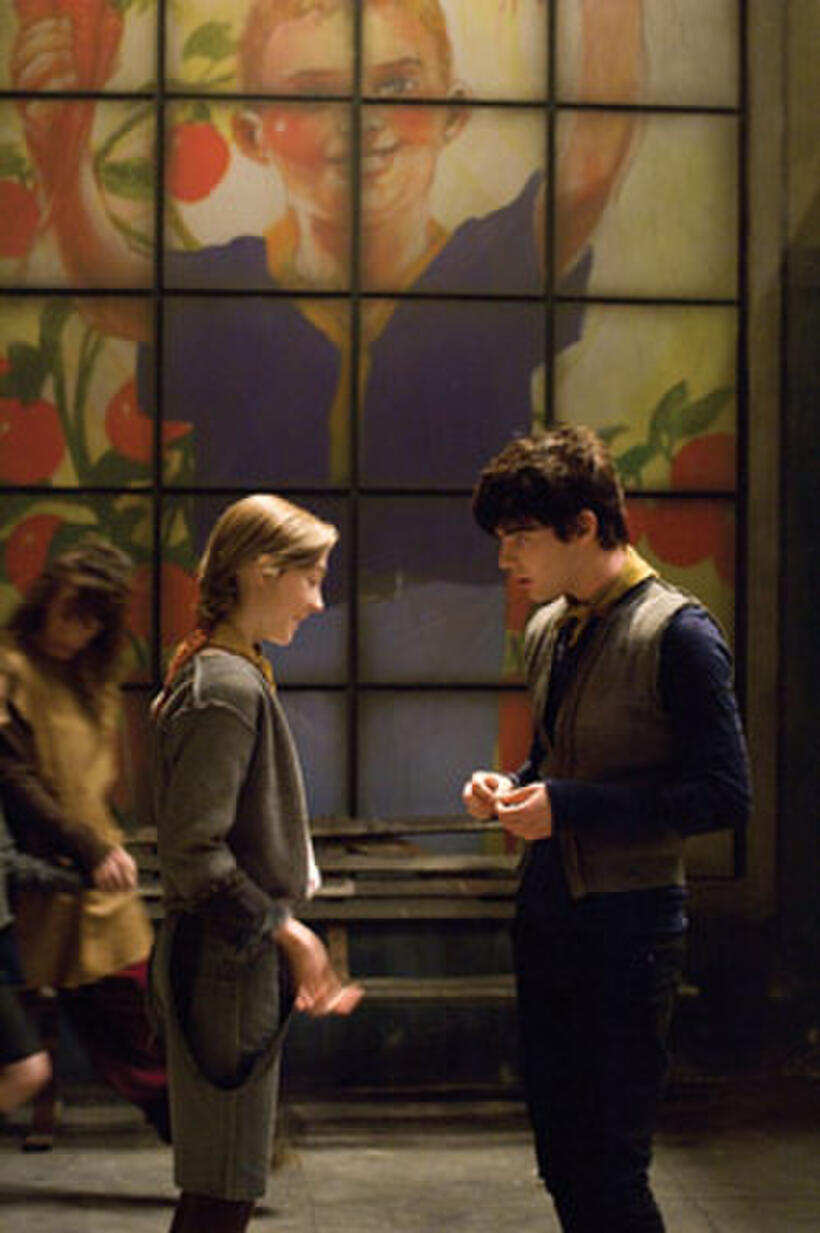 Saoirse Ronan and Harry Treadaway in "City of Ember."