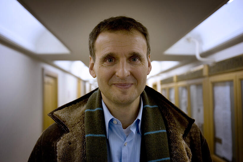 Phil Rosenthal in "Exporting Raymond."