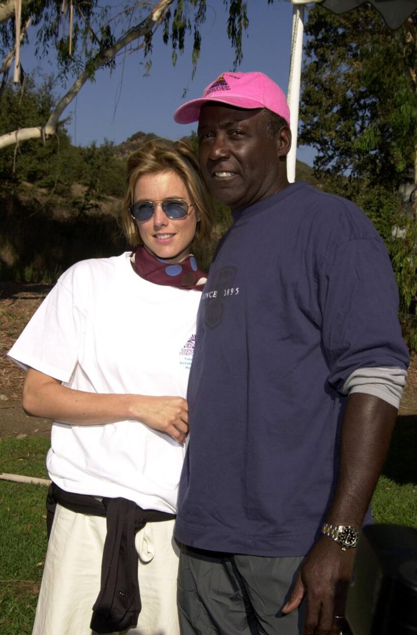 Richard Roundtree and Tea Leoni at the Sixth Annual Take-A-Hike for breast cancer research.