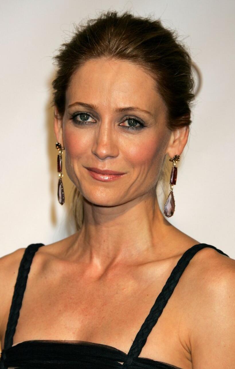 Kelly Rowan at the 14th Annual Elton John Academy Awards.