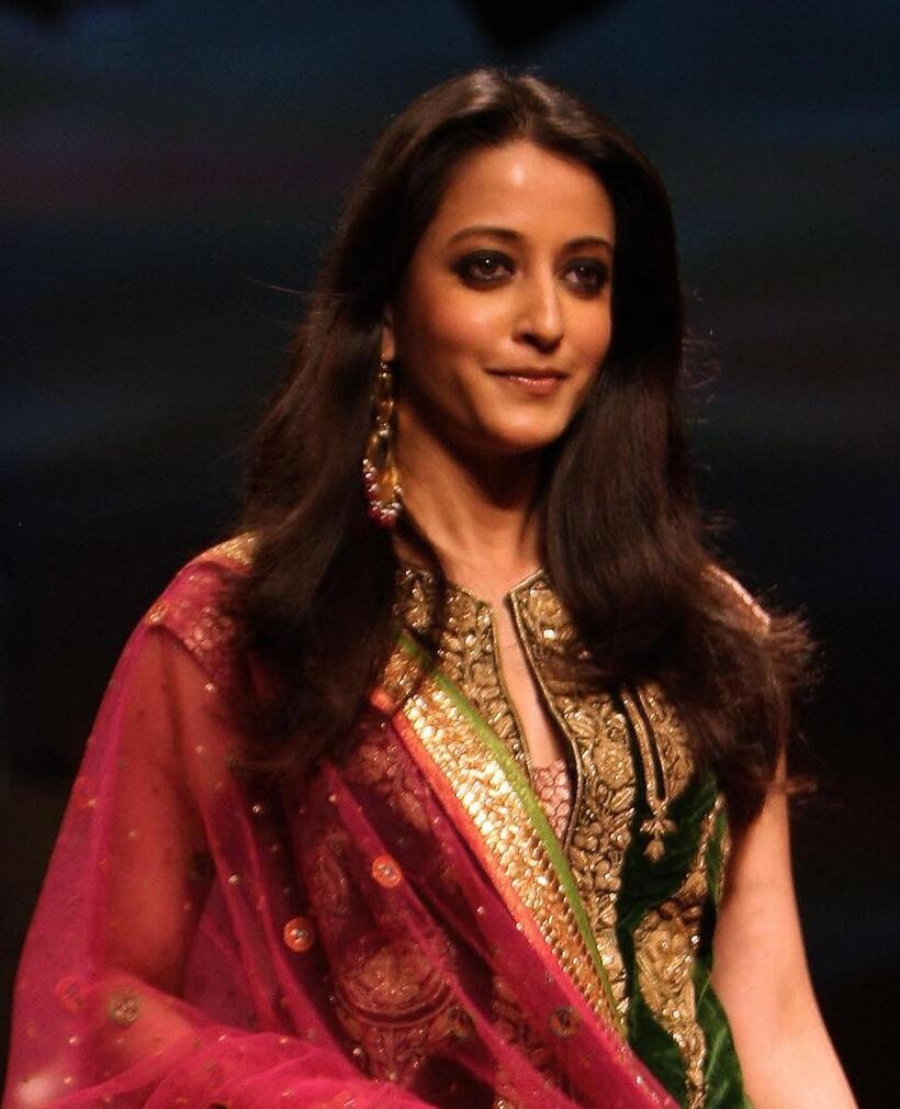 Raima Sen at the inaugural show of HDIL India Couture Week.