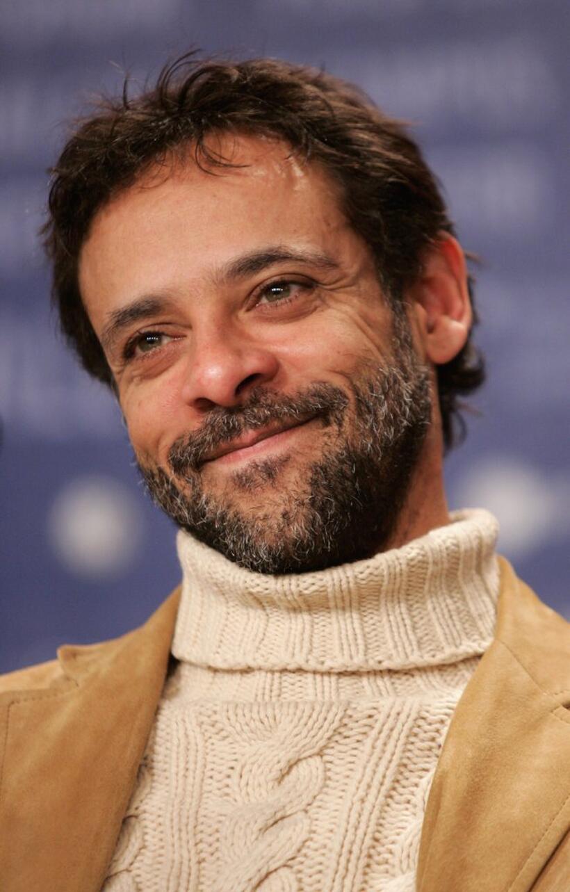 Alexander Siddig at the press conference of "Syriana."