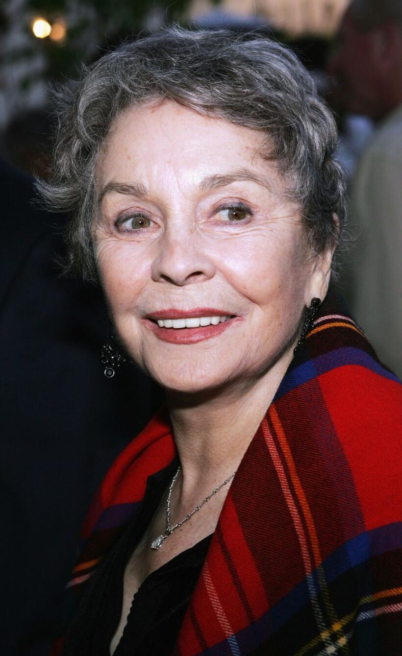 Jean Simmons at the premiere of the play "You Cant Take It With You" presented by the Geffen Playhouse at the Brentwood Theatre.