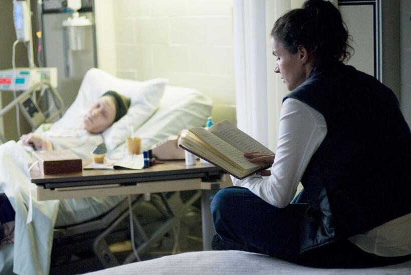 Cate Blanchett as Daisy and Julia Ormond as Caroline in "The Curious Case of Benjamin Button."