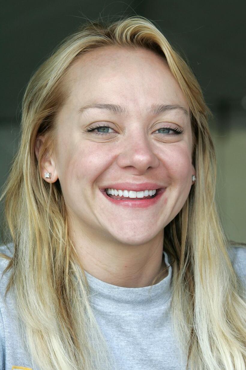 Nicole Sullivan at the New Leash On Life's 5th Annual Nuts for Mutts dog show for mixed breeds.