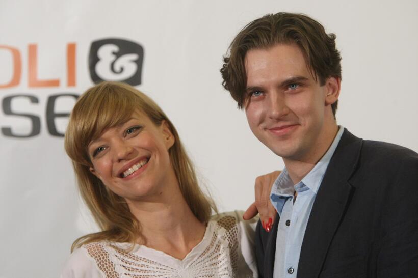 Heike Makatsch and Dan Stevens at the photocall of "Hilde."