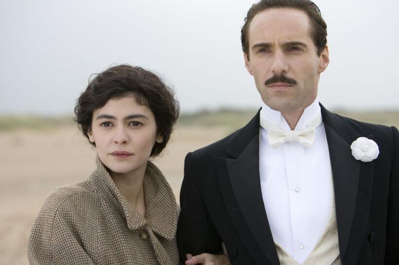 Audrey Tautou as Coco Chanel and Alessandro Nivola as Boy Capel in "Coco avant Chanel."