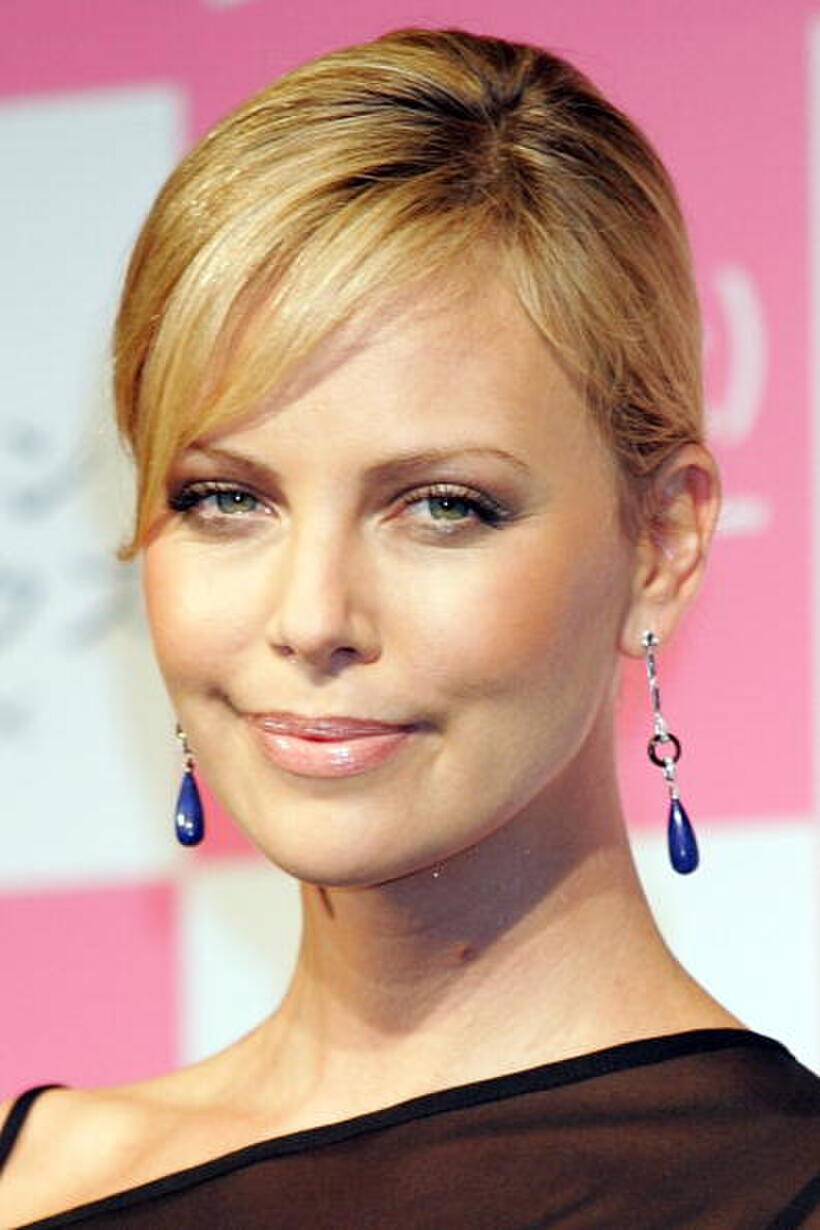 Charlize Theron promoting "Aeon Flux" In Tokyo. 