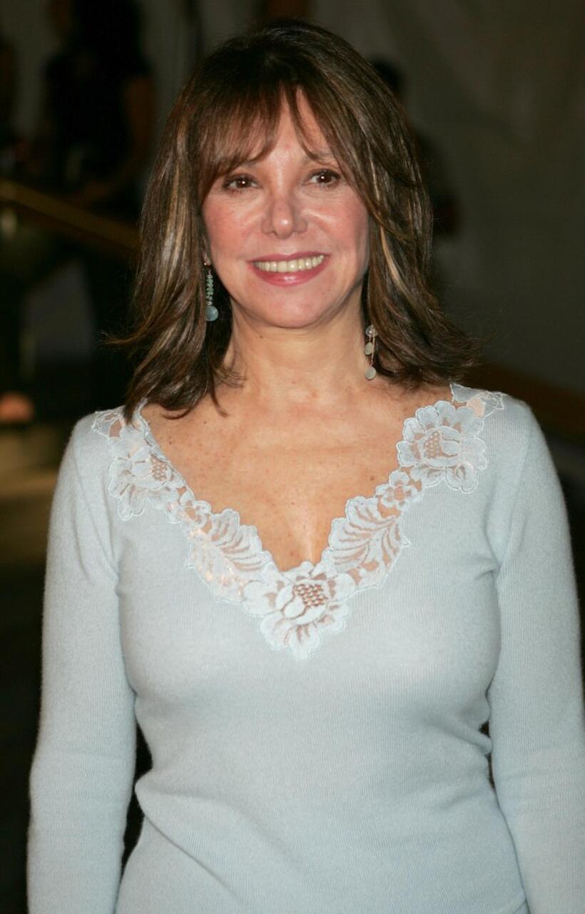 Marlo Thomas at a Reception to celebrate the publication of Bill Clinton's book "My Life."