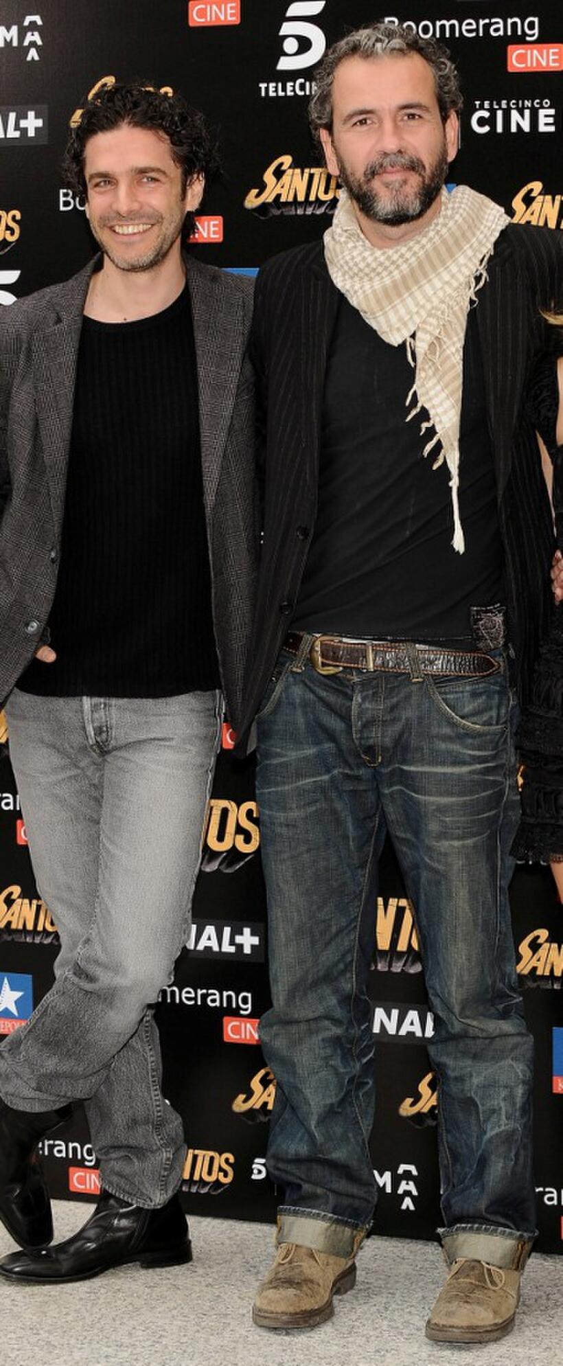 Leonardo Sbaraglia and Guillermo Toledo at the photocall of "Santos."