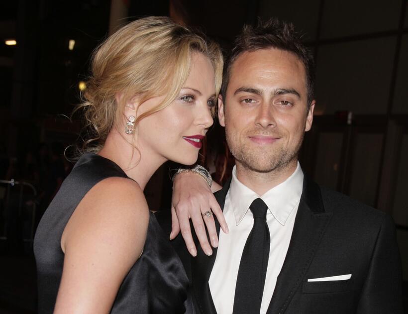 Charlize Theron and Stuart Townsend at the premiere of "In the Valley of Elah."