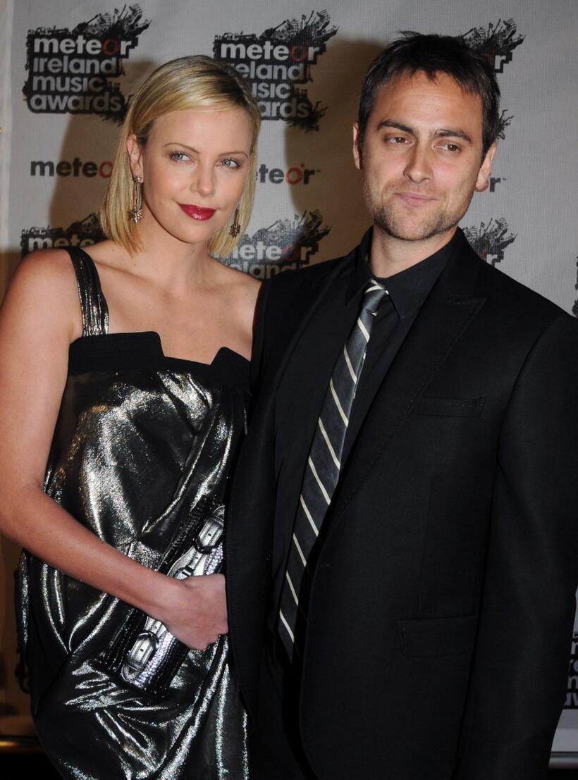 Charlize Theron and Stuart Townsend at the 2008 Meteor Awards.