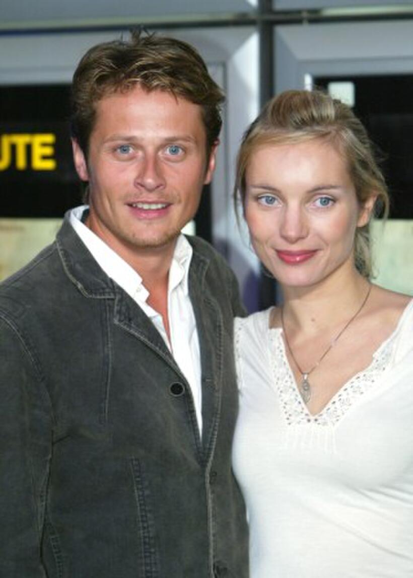 Roman Knizka and Nadja Uhl at the German premiere of "Die Zwillinge."