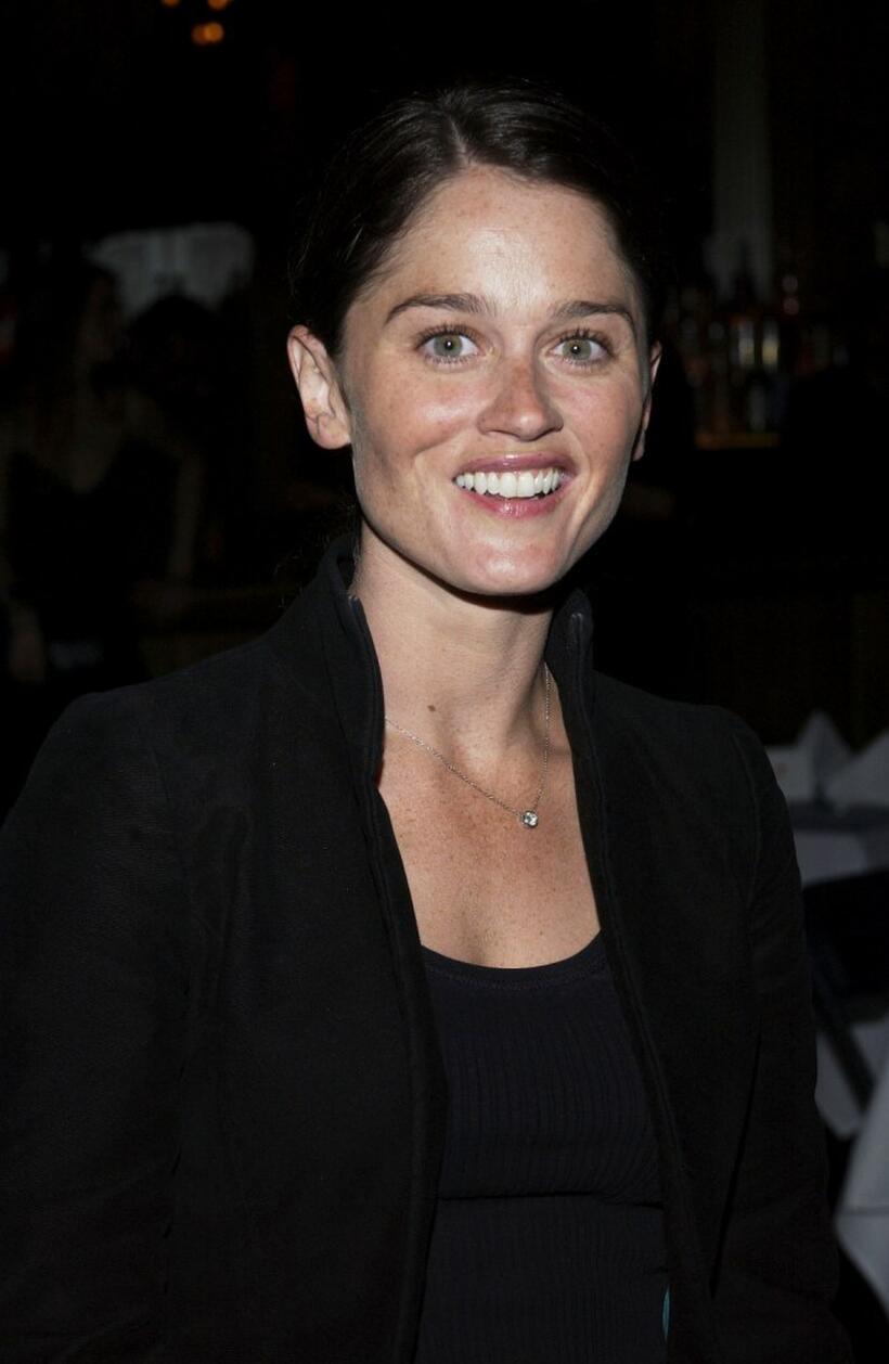 Robin Tunney at the opening night of Leslie Zemeckis's burlesque revue act "Staar."