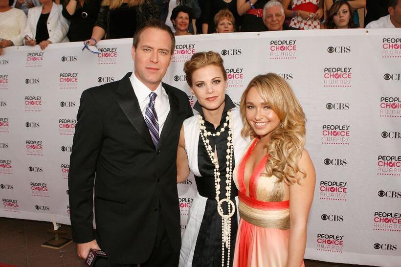 Rob Bogue, Gina Tognoni and Hayden Panettiere at the 33rd Annual People's Choice Awards.