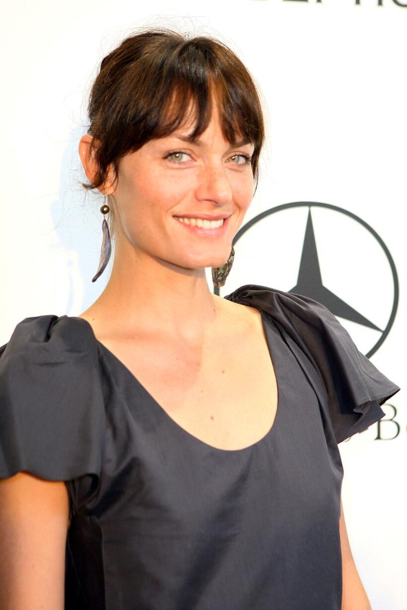 Amber Valletta at the Fashion For Life 2007 to benefit Friendly House.