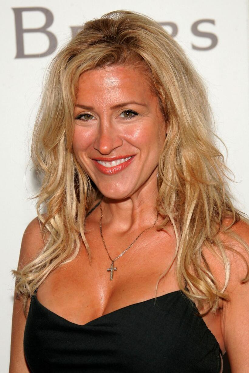 Lisa Ann Walter at the grand opening of the first De Beers Jewelry Store.