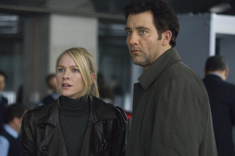 Naomi Watts as Eleanor Whitman and Clive Owen as Louis Salinger in "The International."