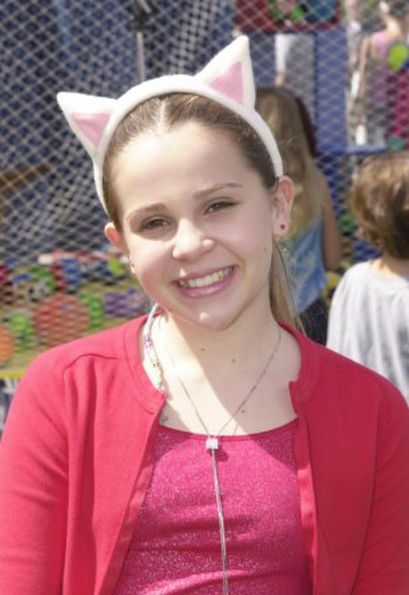 Mae Whitman at the California premiere of "Cats and Dogs."