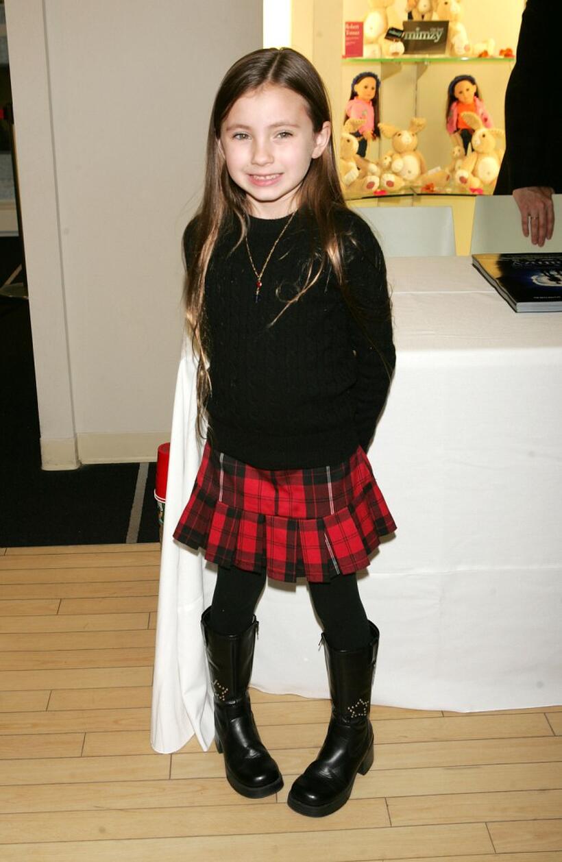 Rhiannon Leigh Wryn at the doll signing to celebrate the premiere of "The Last Mimzy."