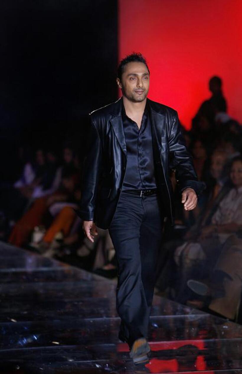 Rahul Bose at the Grand finale of Wills India Fashion Week.