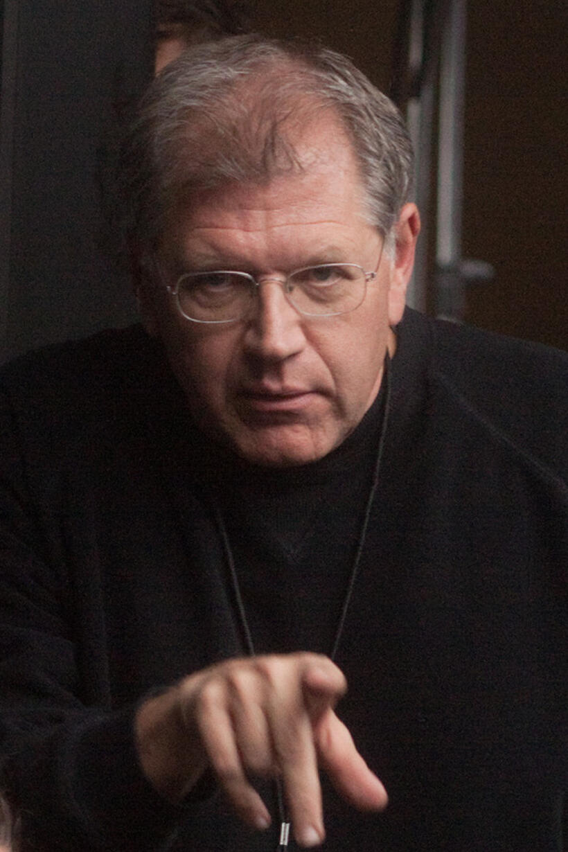 Director Robert Zemeckis on the set of "Flight."