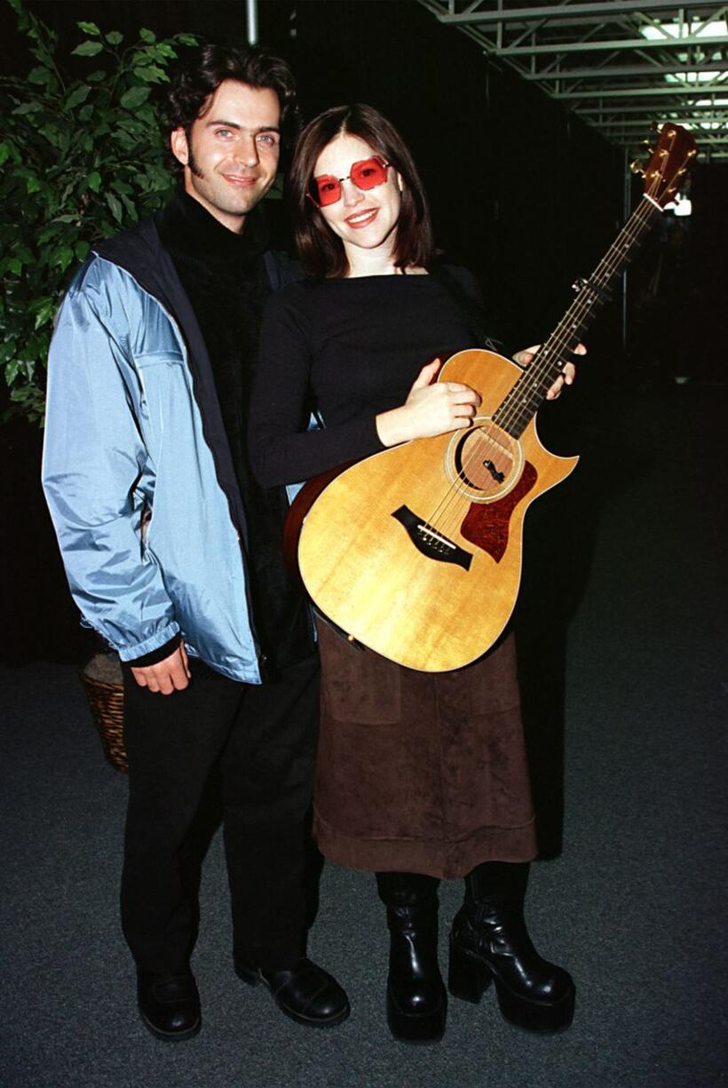 Dweezil Zappa and Lisa Loeb at the VH1 Storytellers at Sundance concert.