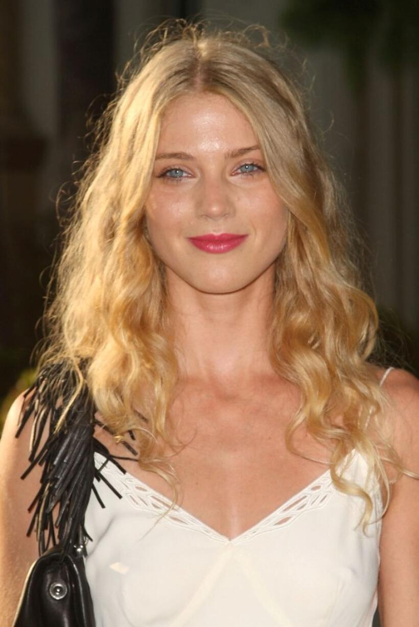 Winter Ave Zoli at the premiere of "Sons of Anarchy."