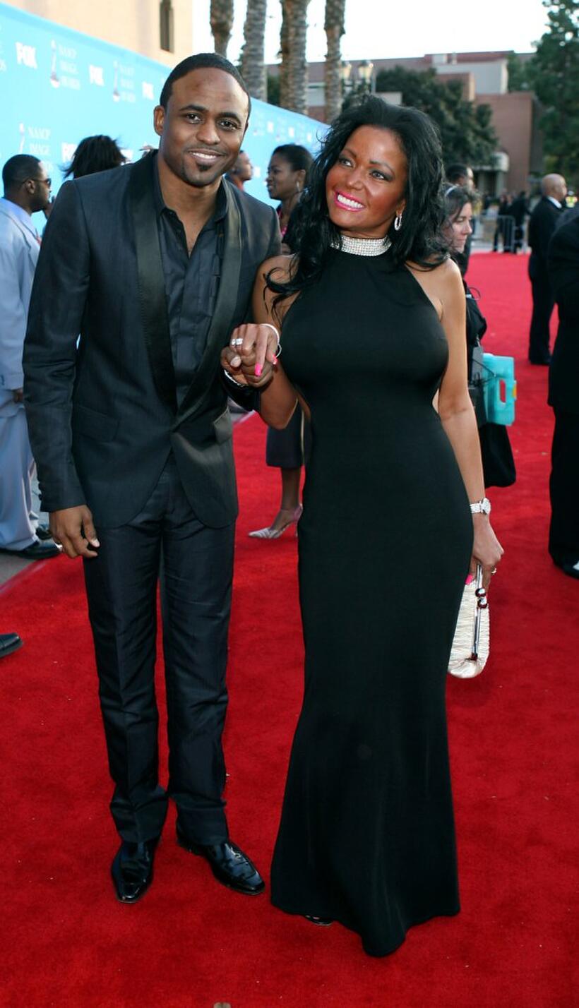 Wayne Brady and Wendy Brown at the 39th NAACP Image Awards.