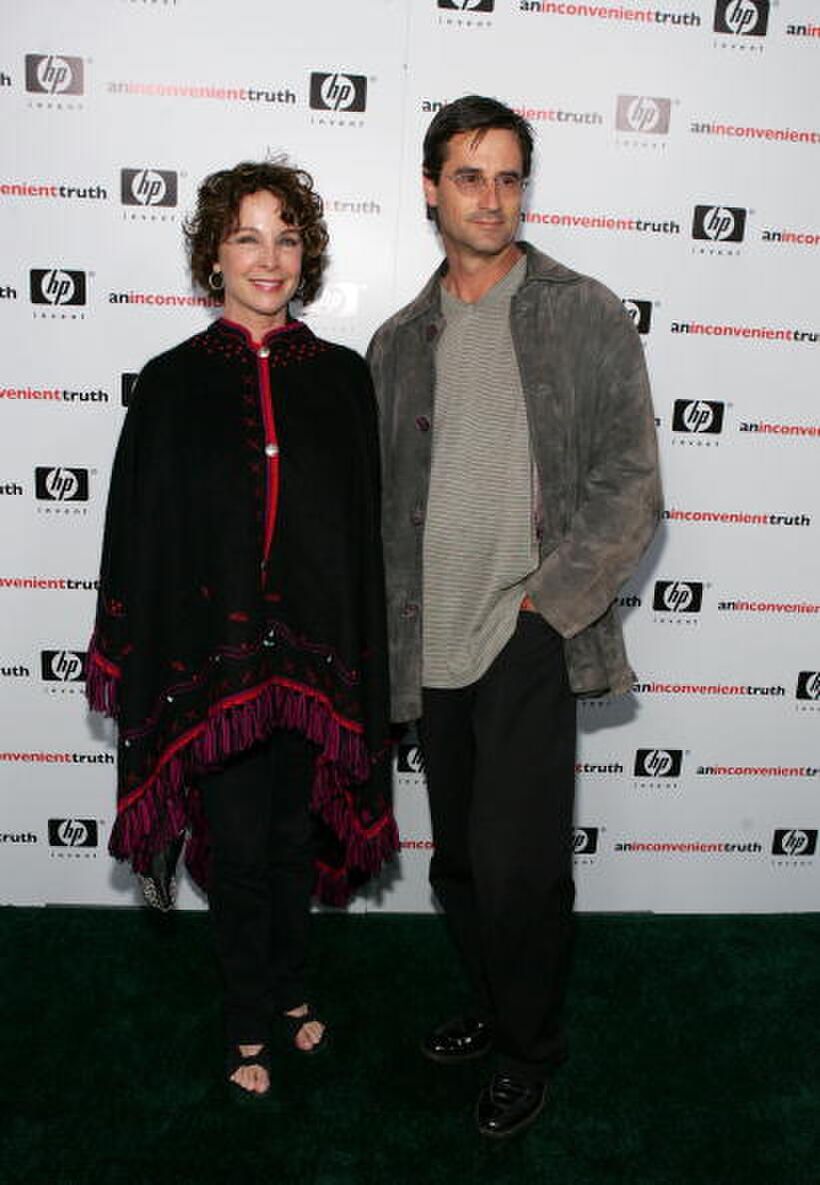 Kathleen Quinlan and Bruce Abbott at the Los Angeles premiere of "An Inconvenient Truth."