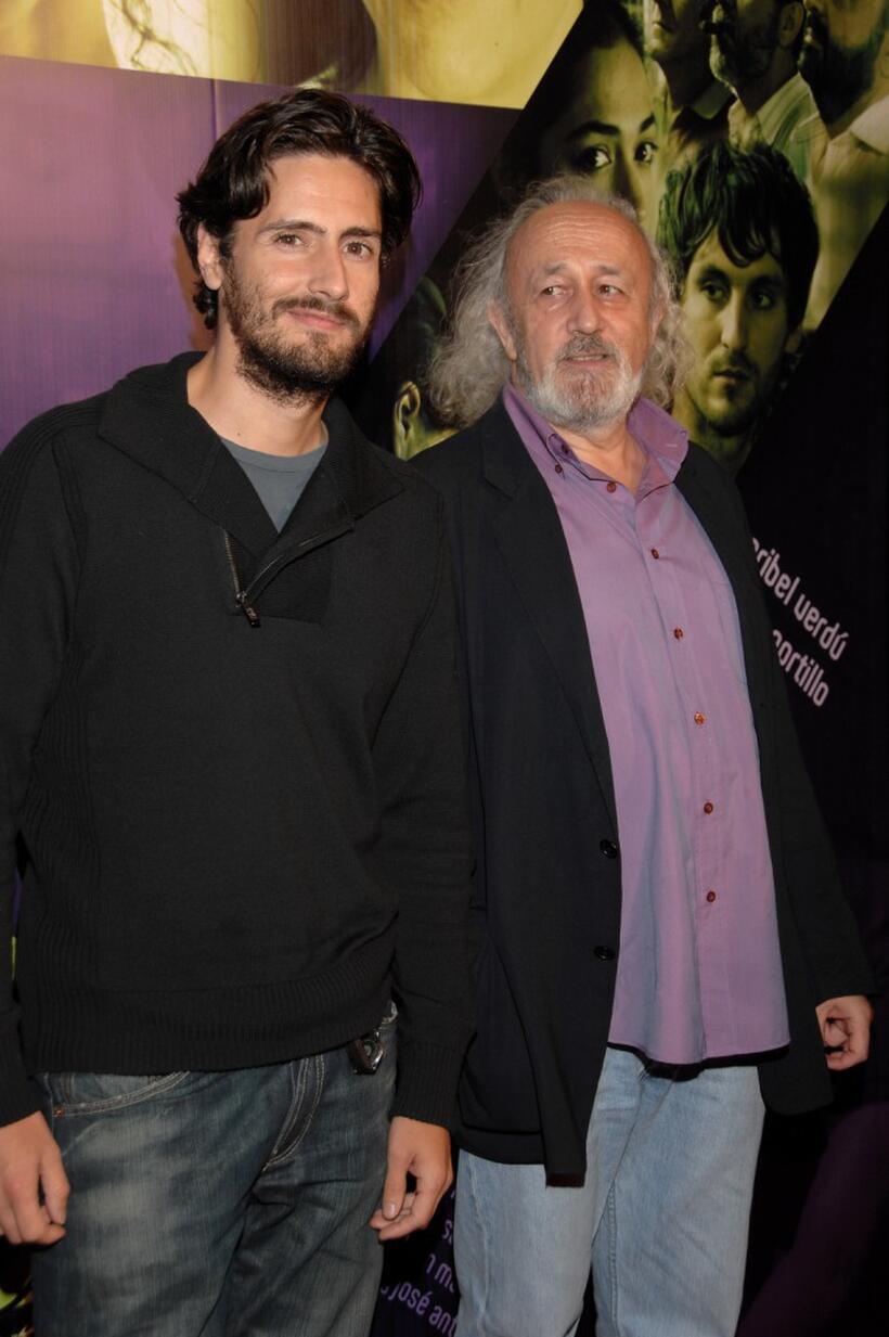 Juan Diego Botto and Montxo Armendariz at the premiere of "Siete Mesas de Billar Frances."