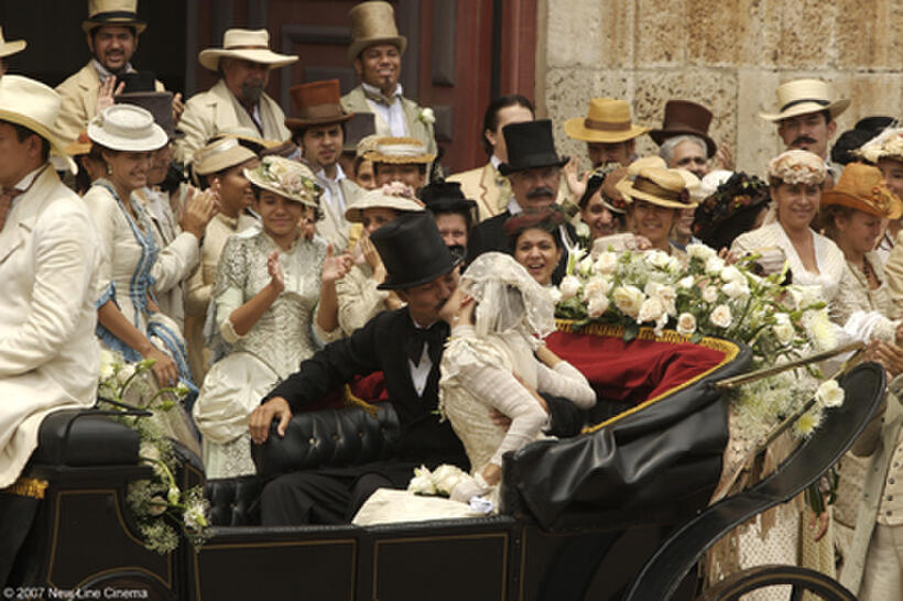 Benjamin Bratt and Giovanna Mezzogiorno in "Love in the Time of Cholera."
