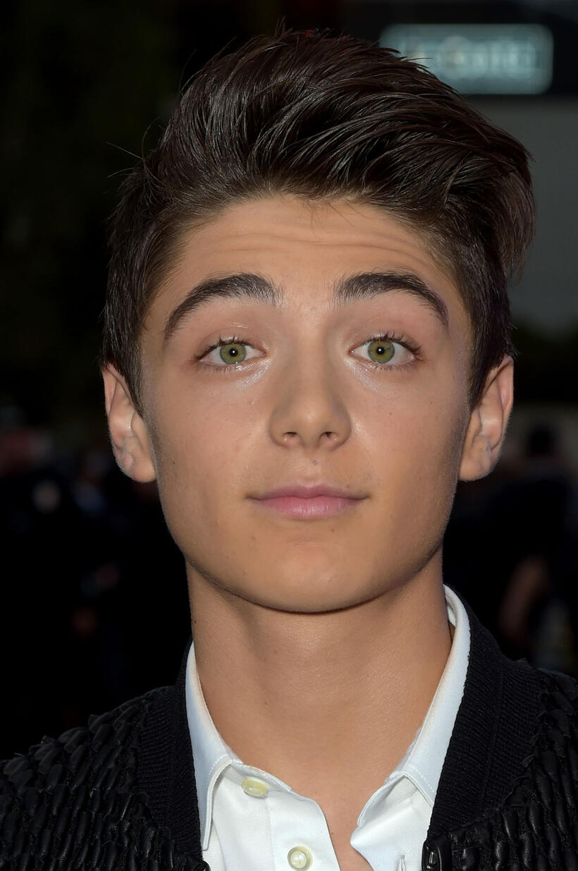 Asher Angel at the premiere of "Venom" in Los Angeles.