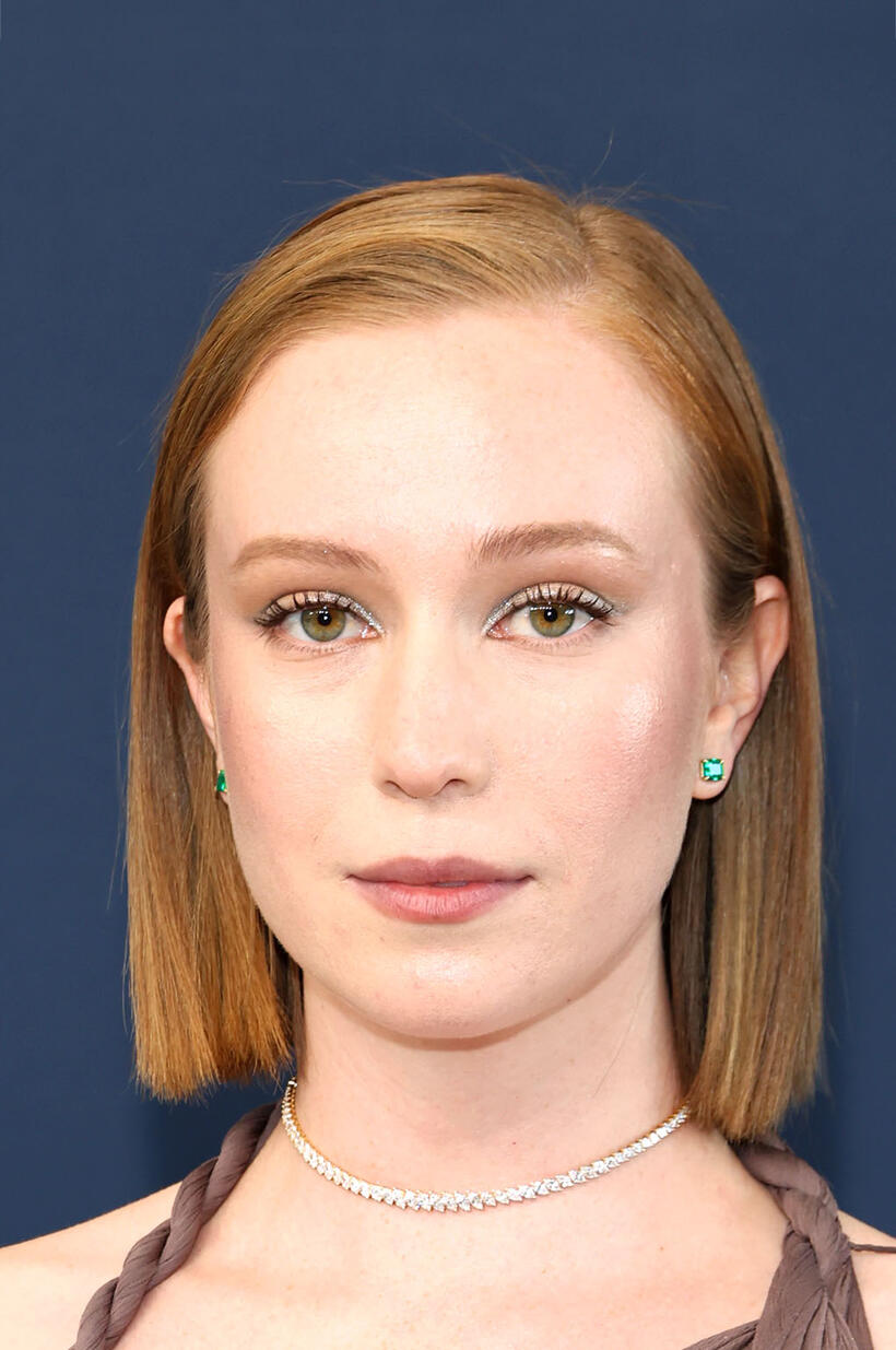 Hannah Einbinder at the 28th Screen Actors Guild Awards in Santa Monica, California.