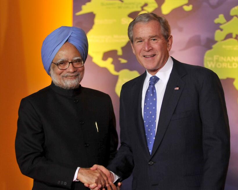 Dr. Manmohan Singh and George W. Bush at the Summit on Financial Markets and the World Economy.